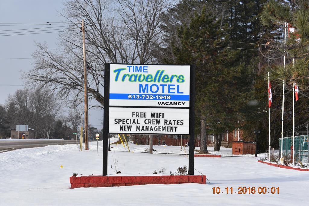 Time Travellers Motel Petawawa Exteriér fotografie